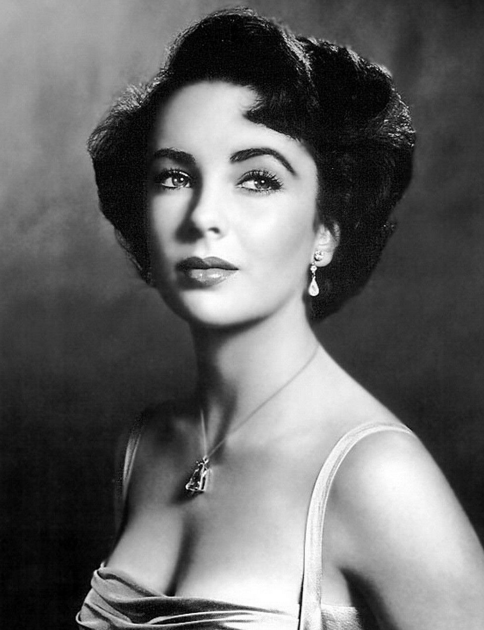 American Actress Elizabeth Taylor 11x14 Glossy Photo Adira Collectibles