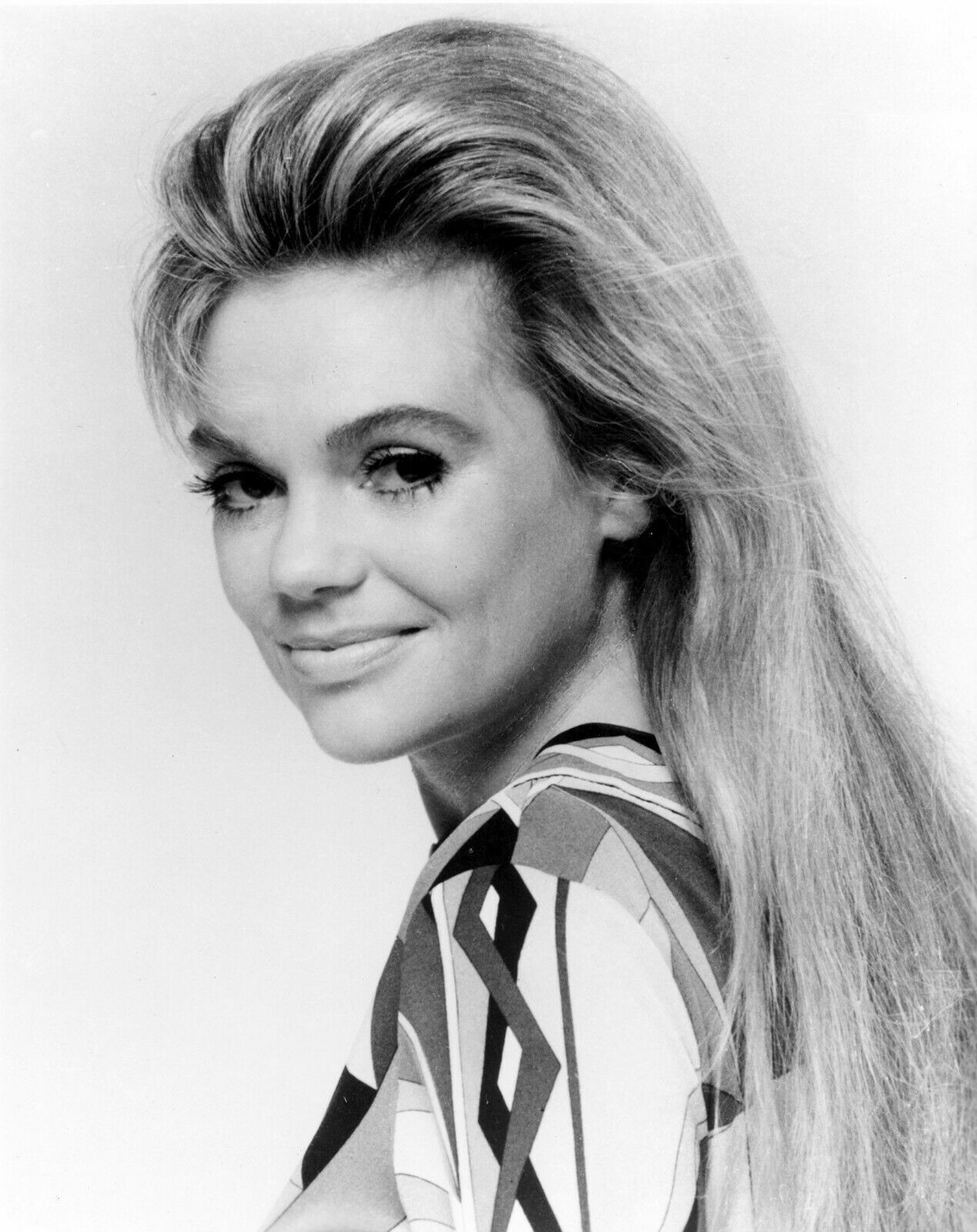 DYAN CANNON 11X14 Photo – Adira Collectibles