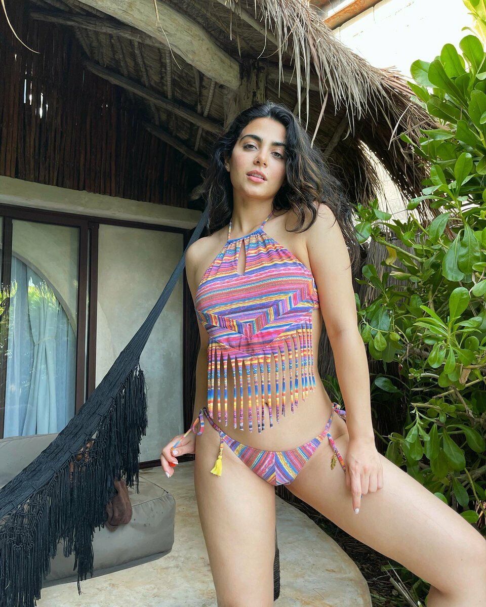 SHADOW HUNTERS EMERAUDE TOUBIA SeXy 8x10 Glossy Photo