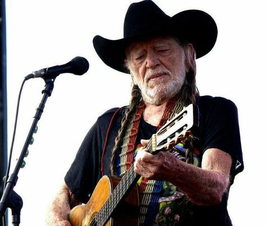 WILLIE NELSON 8x10 GLOSSY Photo