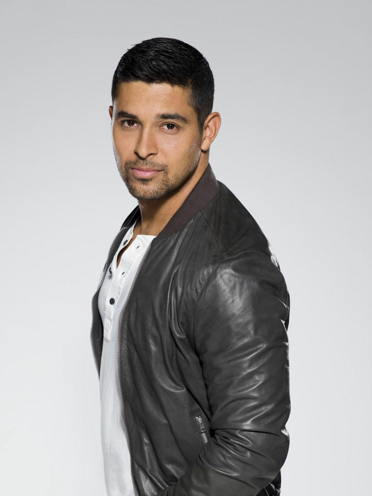 WILMER VALDERRAMA NCIS 8x10 Glossy Photo