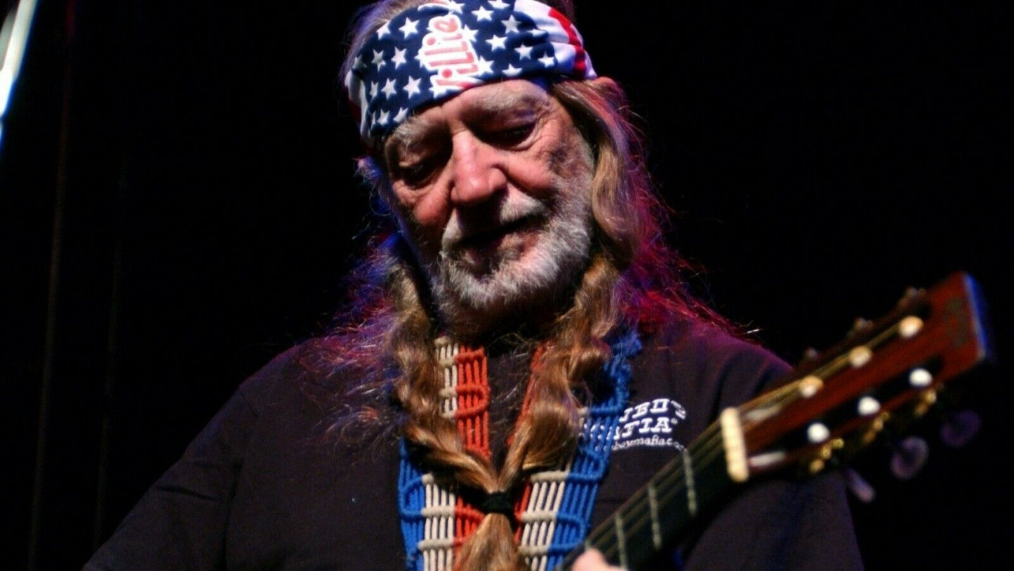 WILLIE NELSON 8x10 GLOSSY Photo